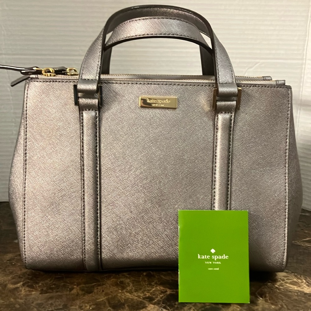❤️‍🔥🌹Kate Spade Newbury Lane;  silver/grey purse